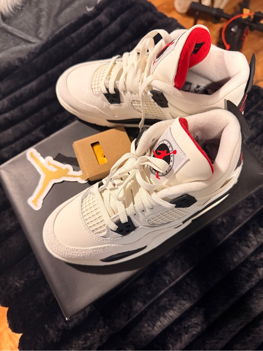 🔥 Jordan 4 Retro OG – Clean & Classic! 🔥